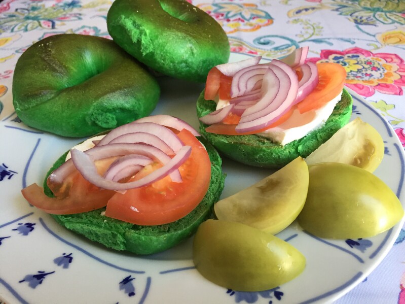 GreenBagel1.jpg